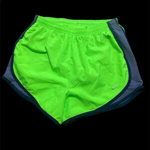 Cute women NIKE green and grey shorts size small